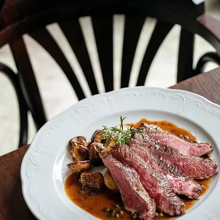 U Cisare Hotel Mirošovice