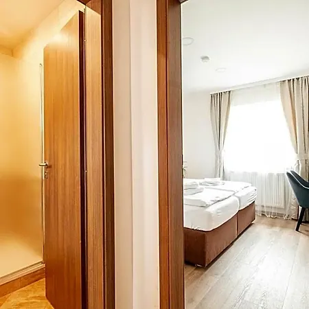 U Cisare 3* Mirošovice