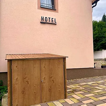U Cisare 3* Mirošovice