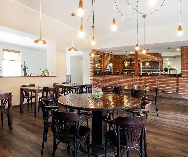 U Cisare فندق Mirošovice