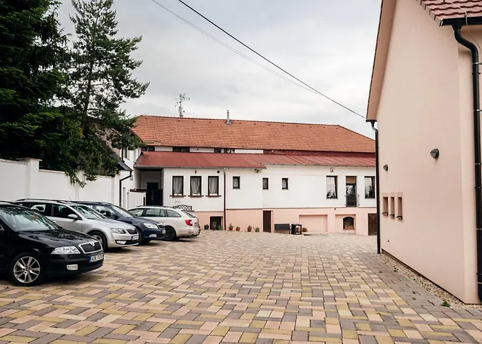 U Cisare 3* Mirošovice